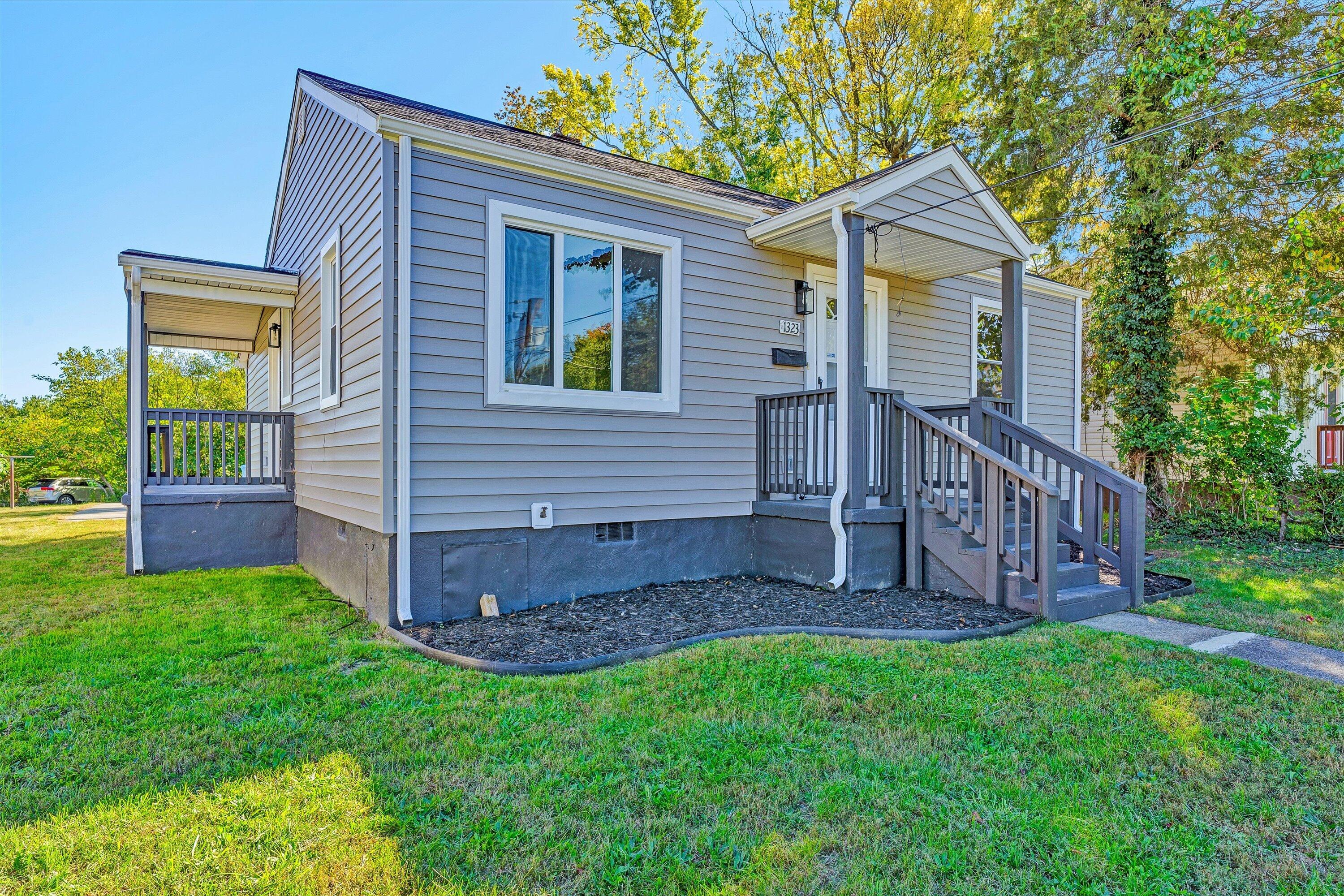 1323 Dudley St NW — photo