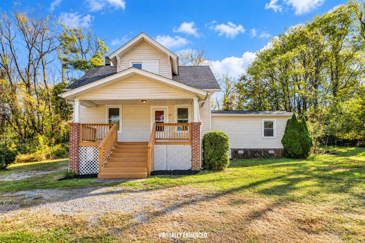 2141 Hollins Rd NE — photo