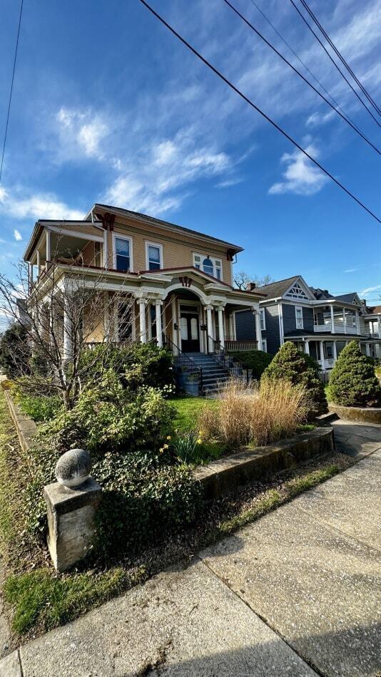 302 Mountain Ave SW D — photo