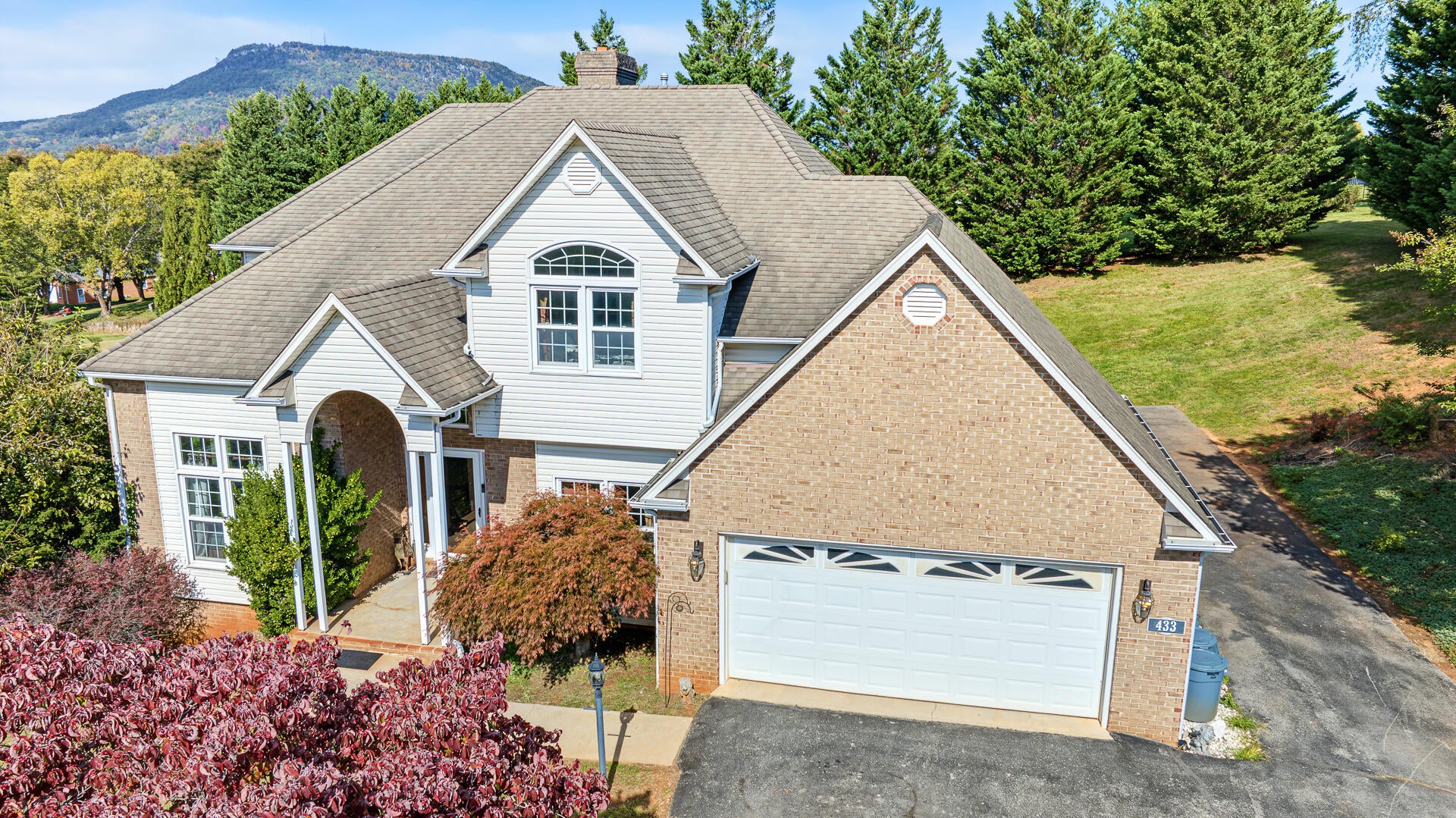 433 Highland Dr — photo