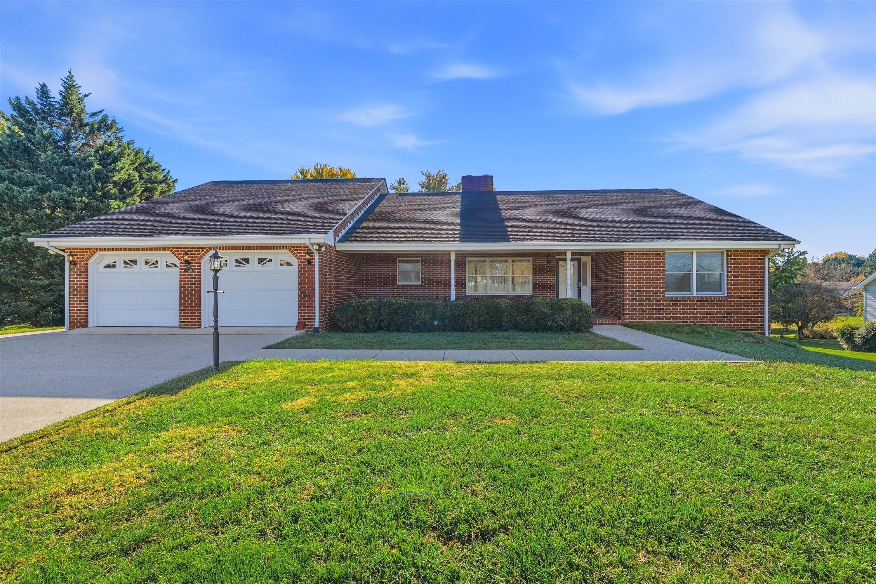1356 Boone Dr — photo