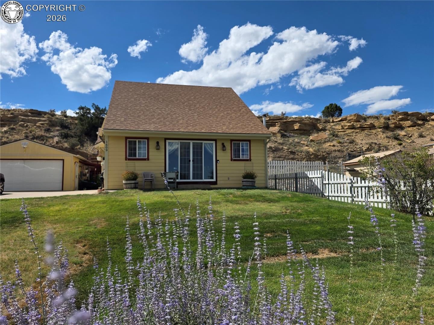 1609 Churchill Street — photo