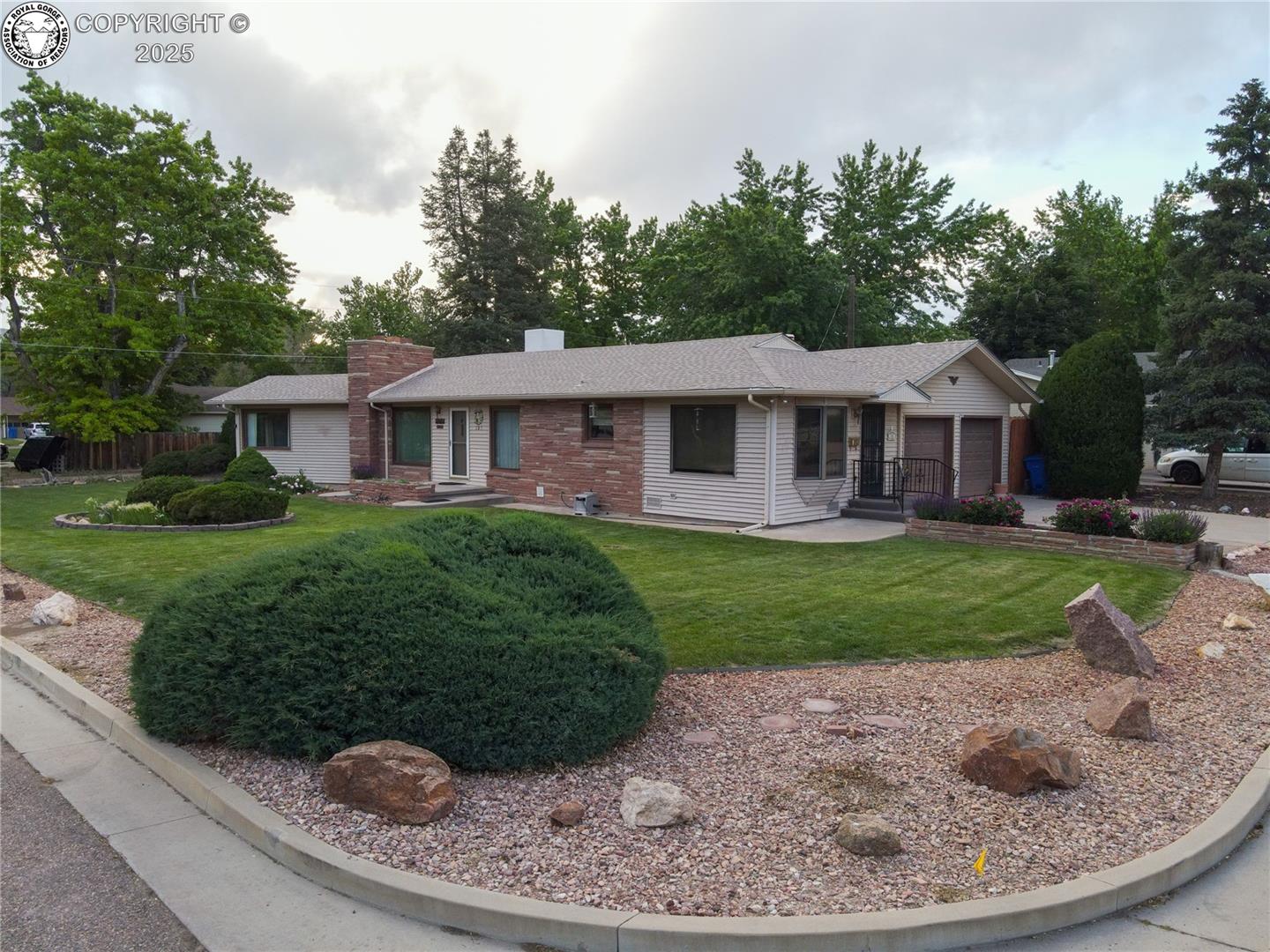 105 Rose Lane — photo