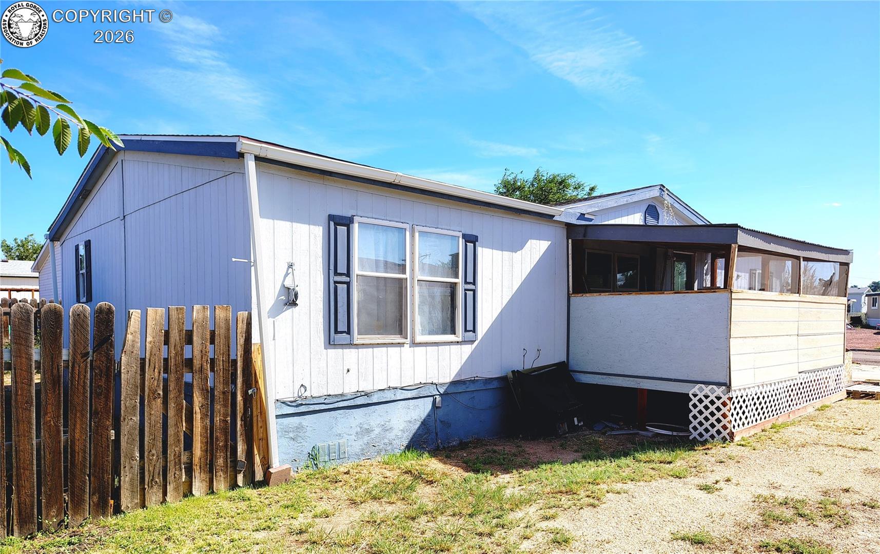 805 Robbie Lane — photo