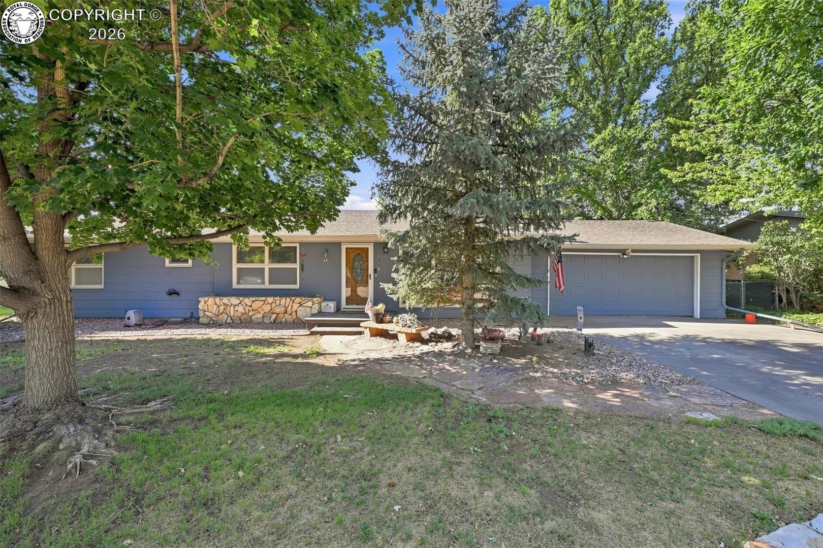 1340 Woodlawn Avenue — photo