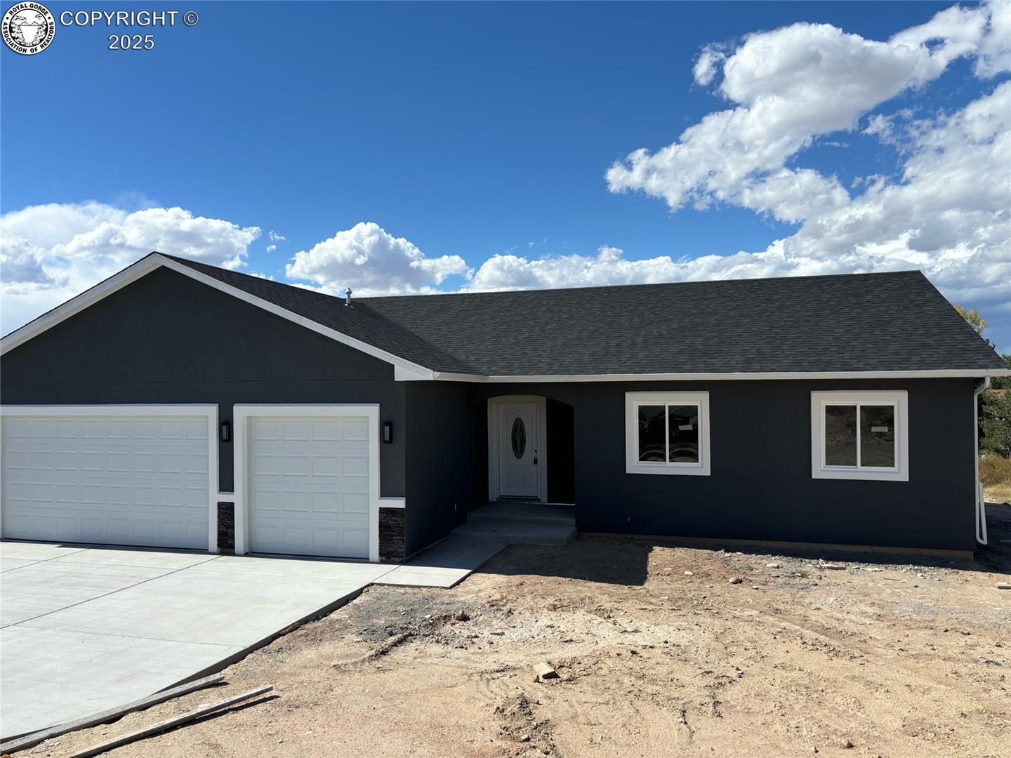 23 S Fairknoll Drive — photo