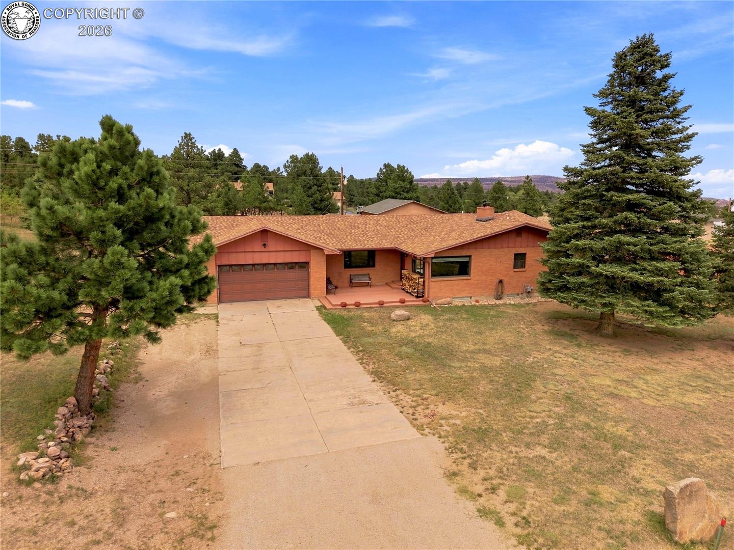 8087 Oak Drive — photo