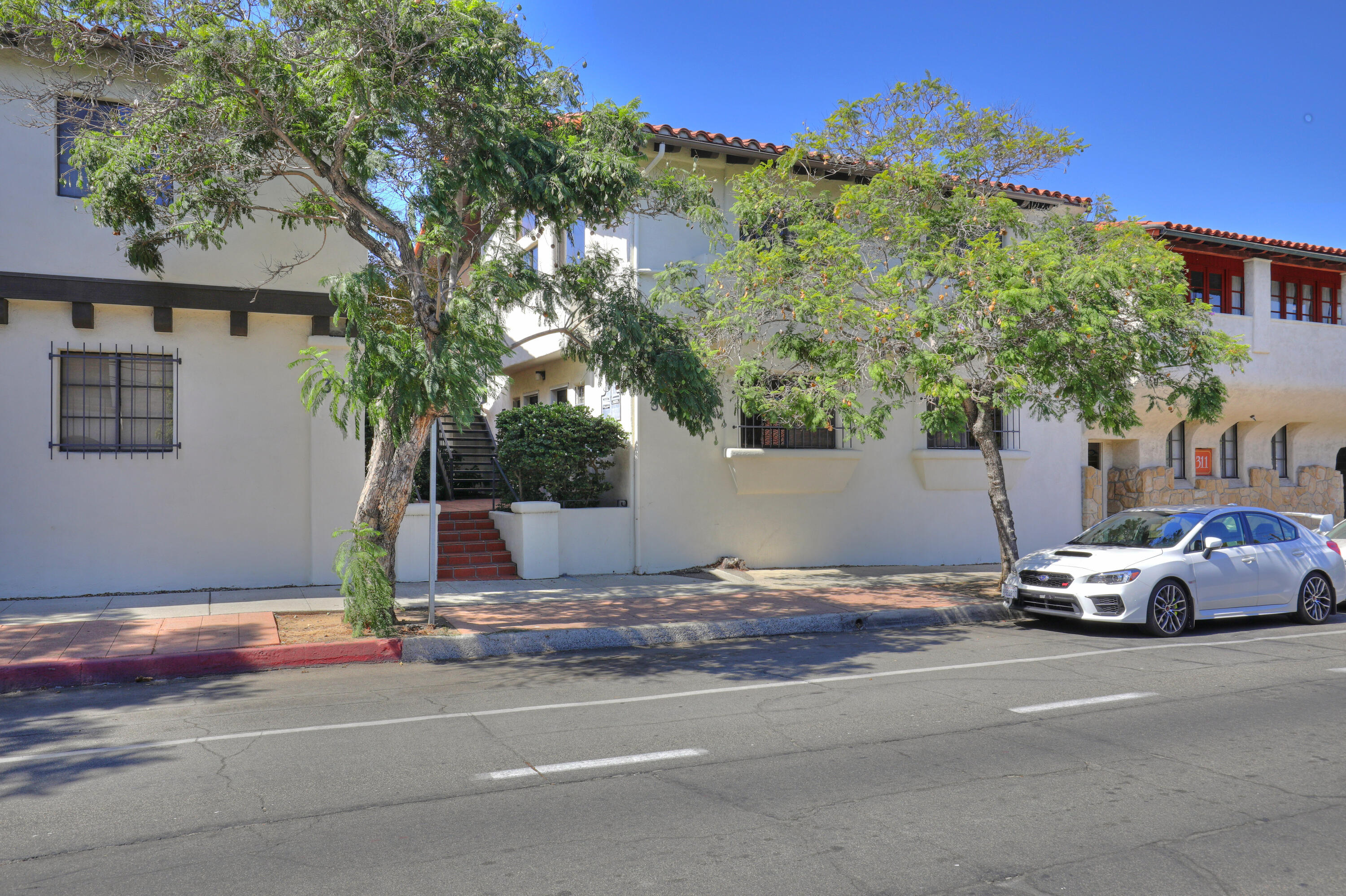 307 E Carrillo Street a — photo