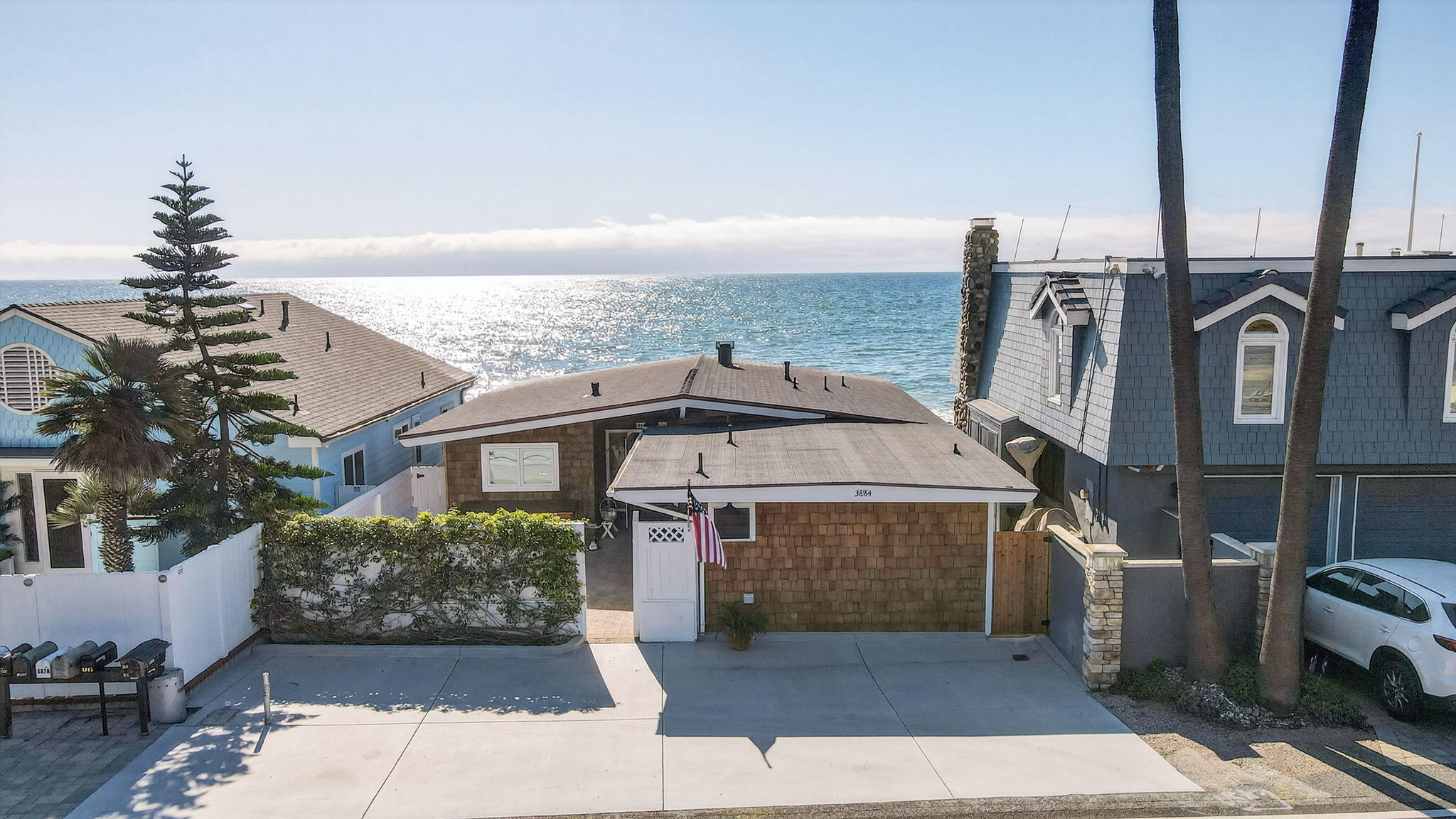 3884 Pacific Coast Highway — photo