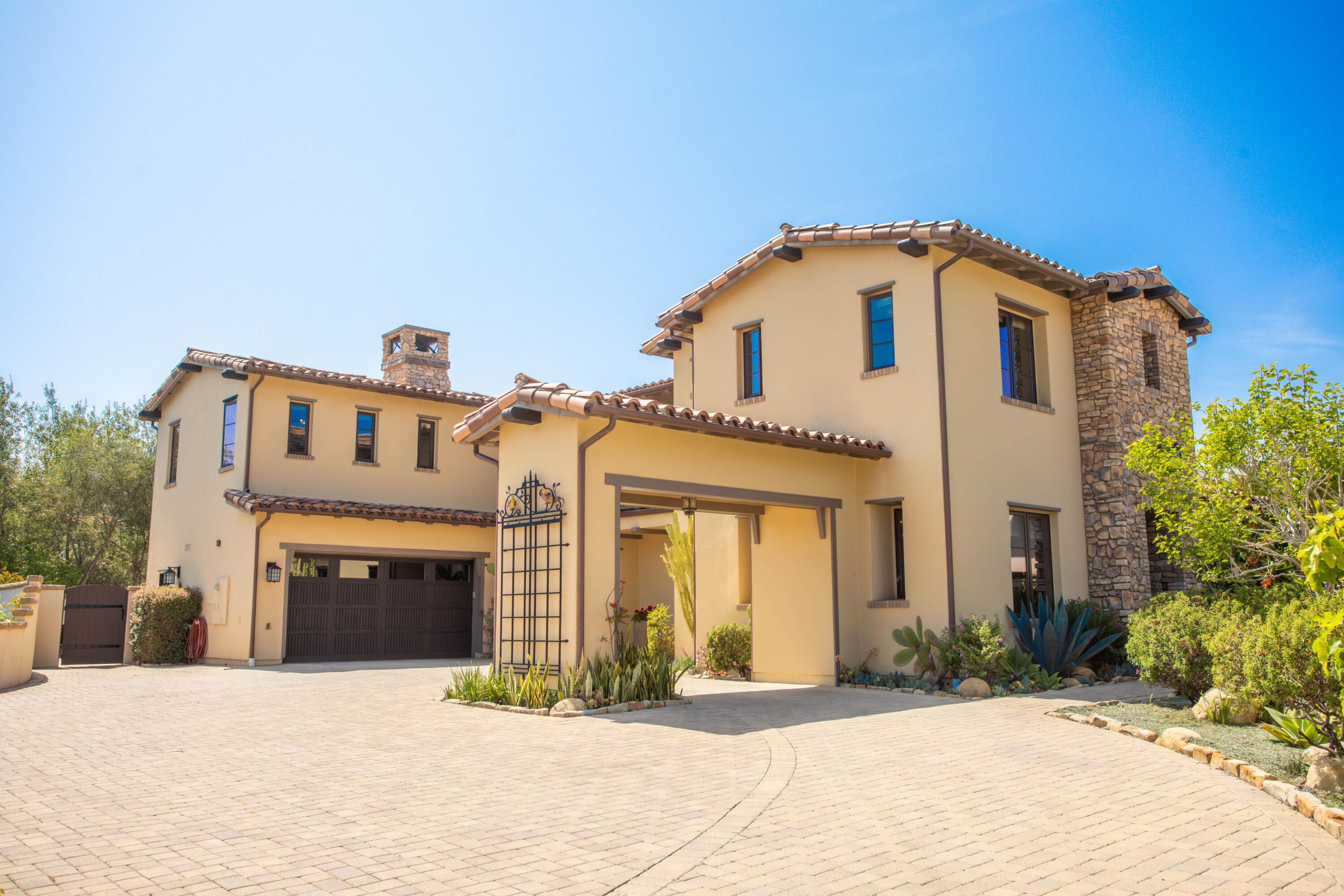 7705 Kestrel Lane — photo