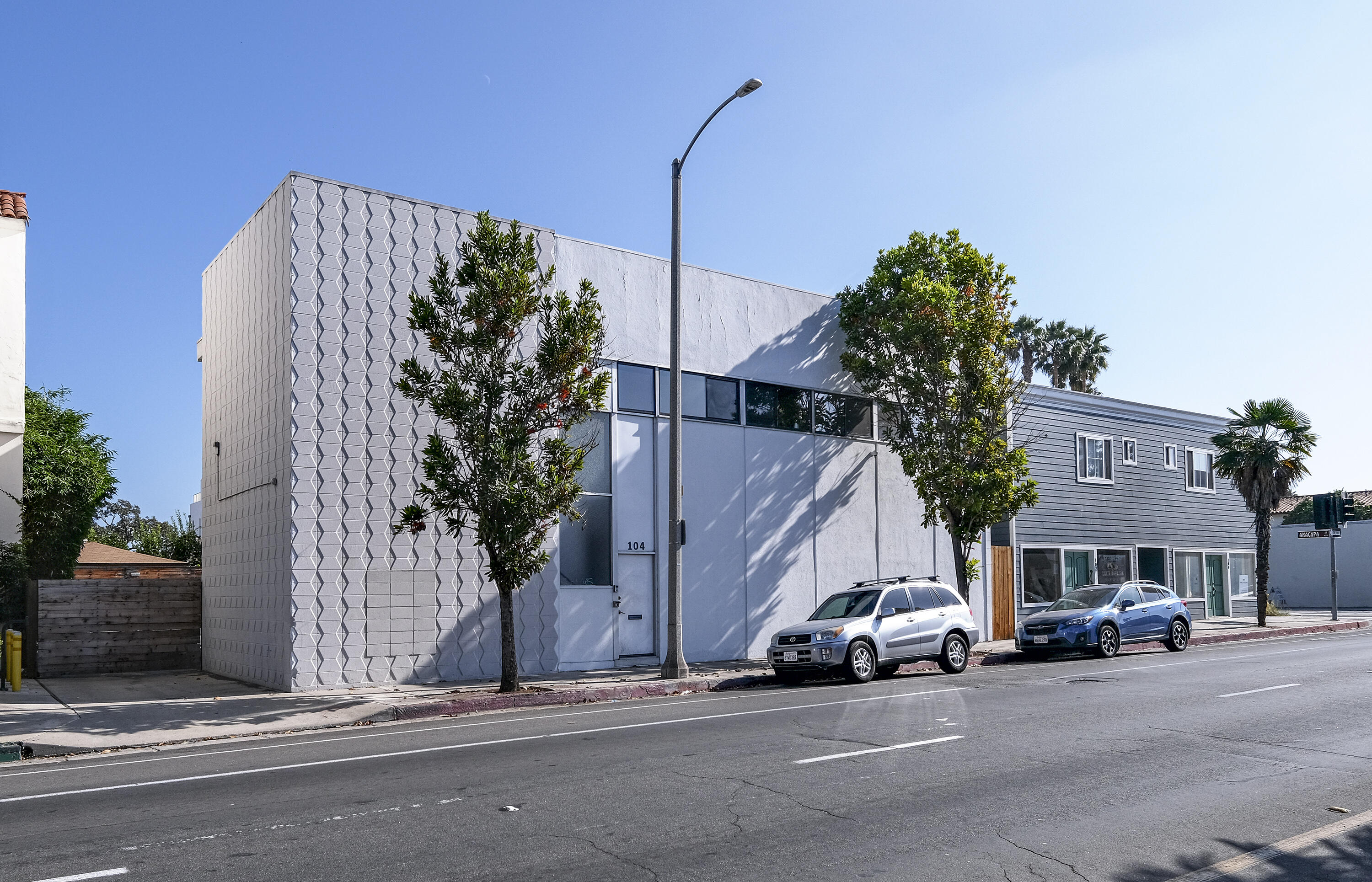 104 E Haley — photo