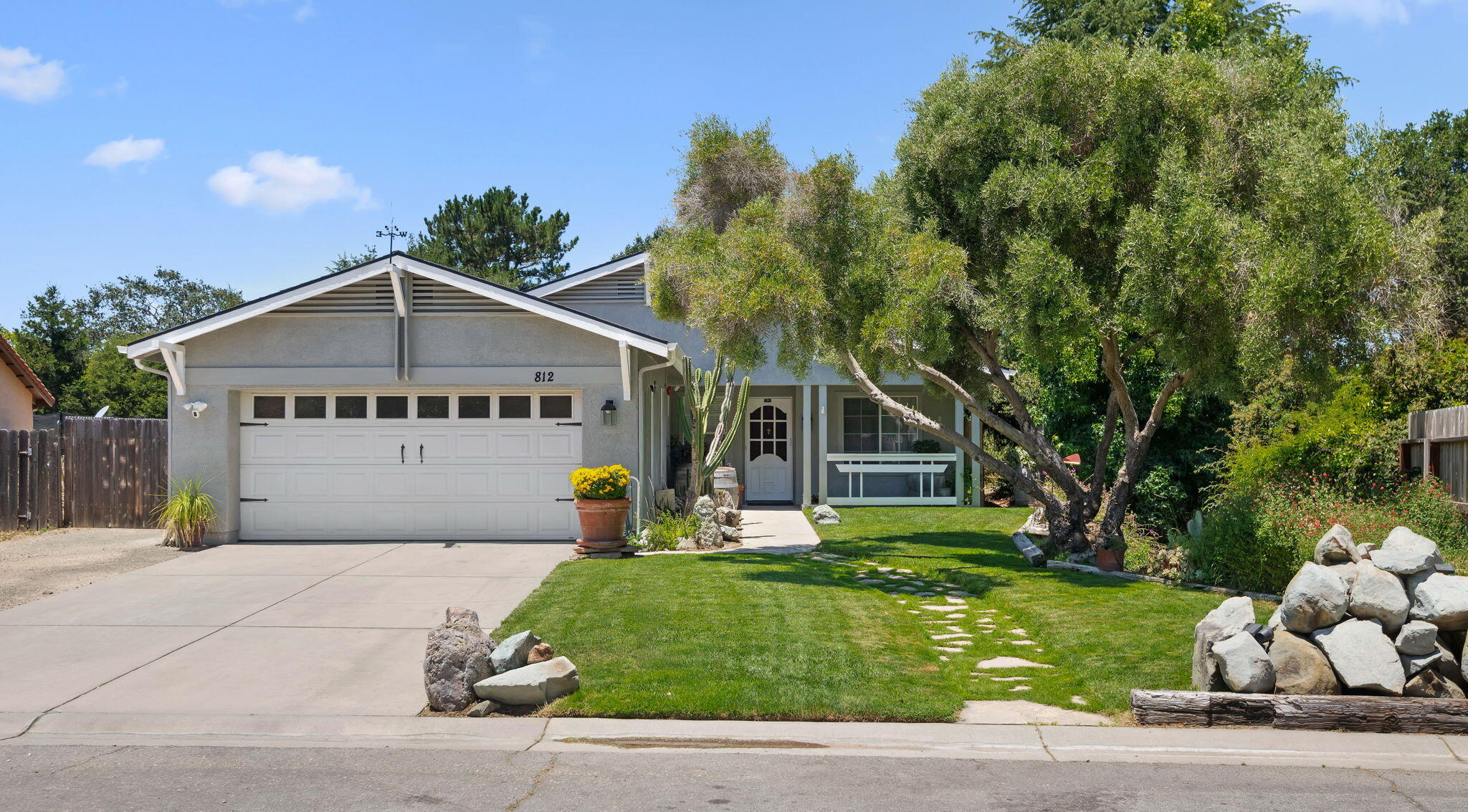 812 Vintage Way — photo
