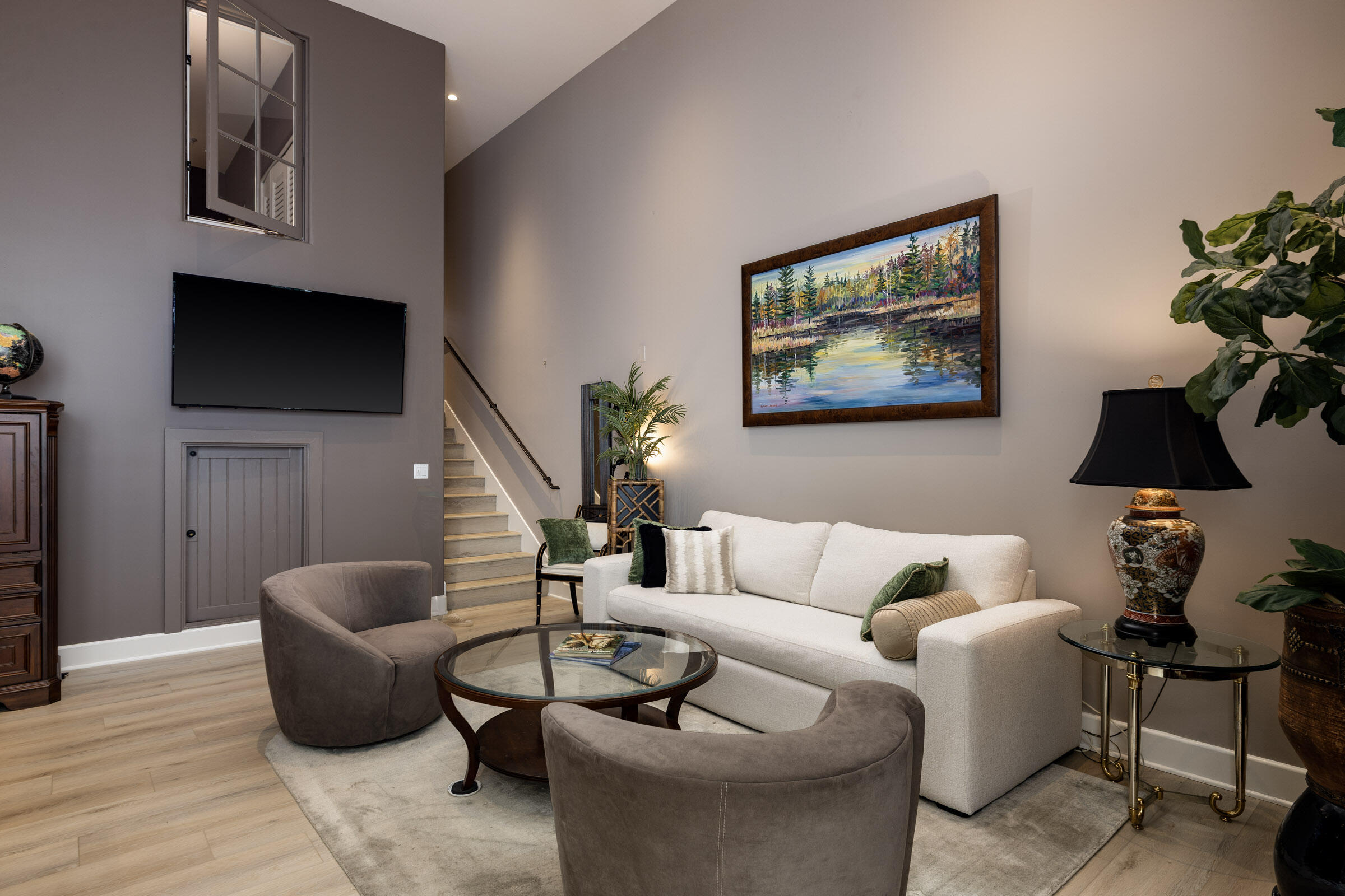 18 W Victoria Street Apt 110 — photo