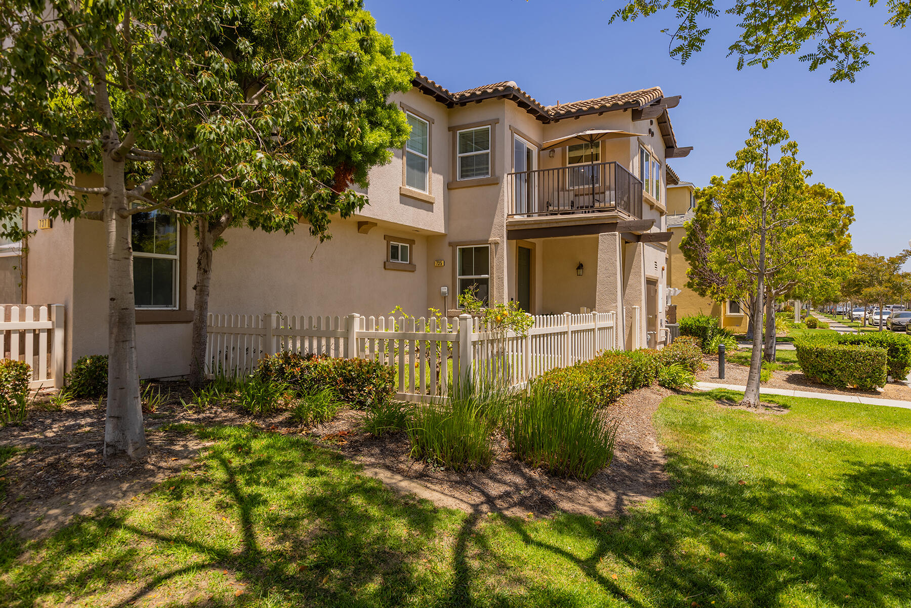 735 Garonne Street — photo