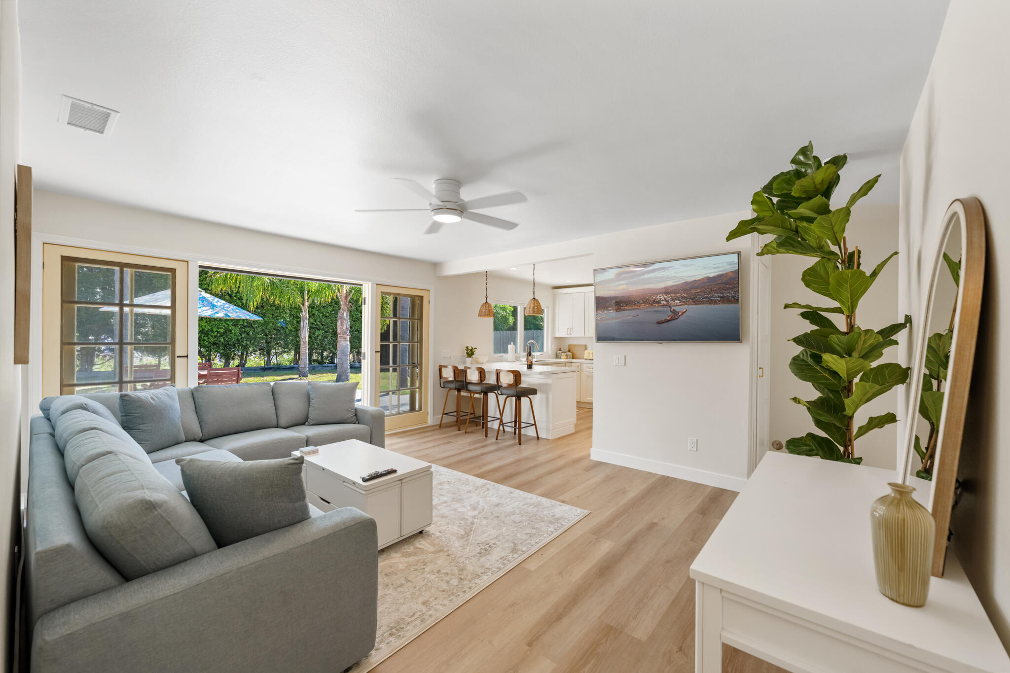 242 La Marina — photo