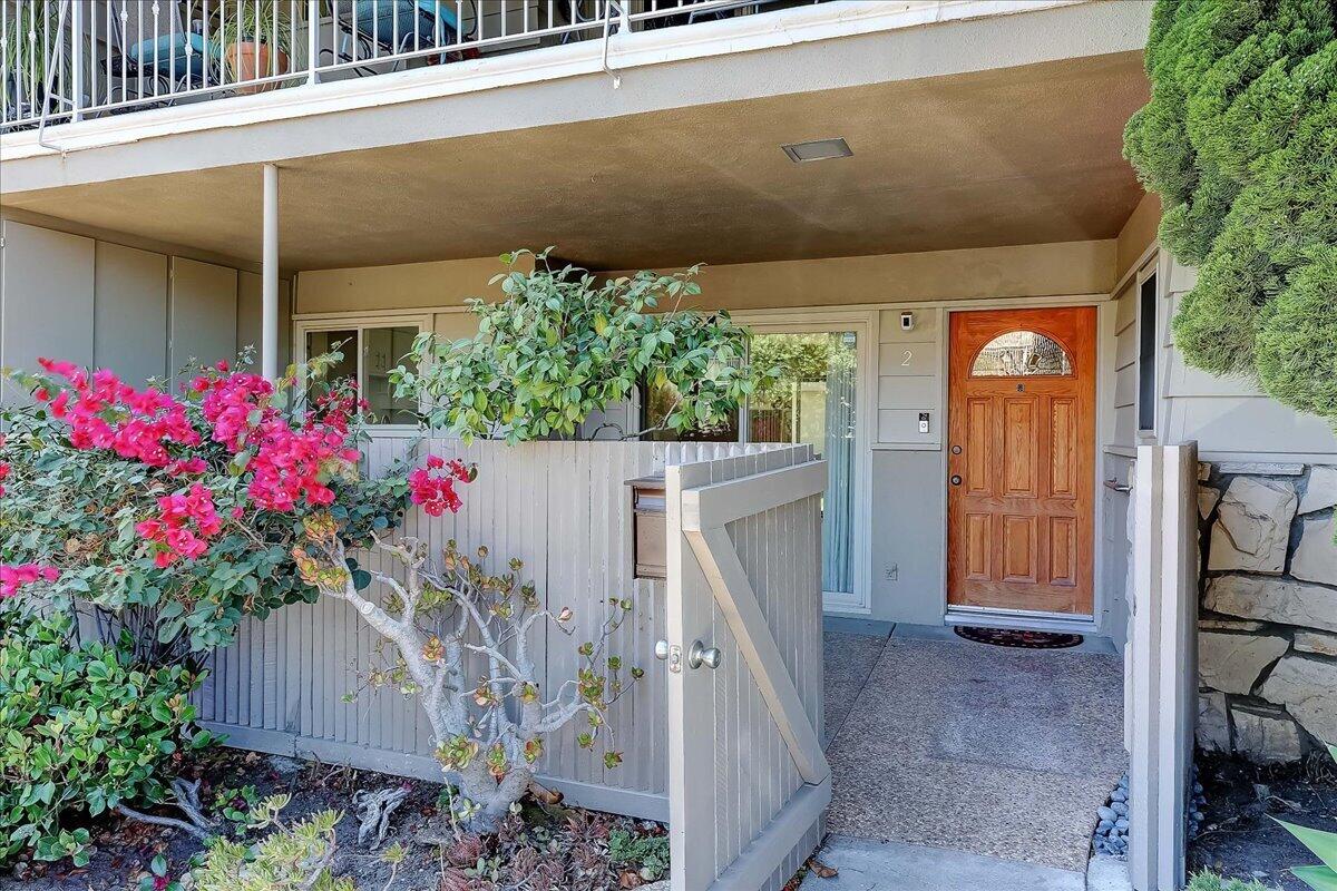 301 Moreton Bay Lane Unit 2 — photo