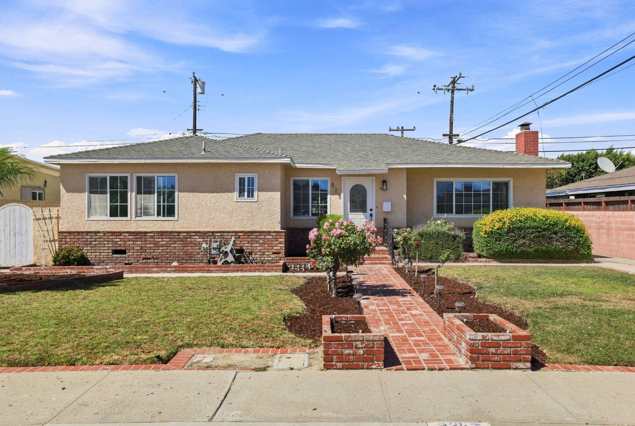 823 W Roderick Avenue — photo