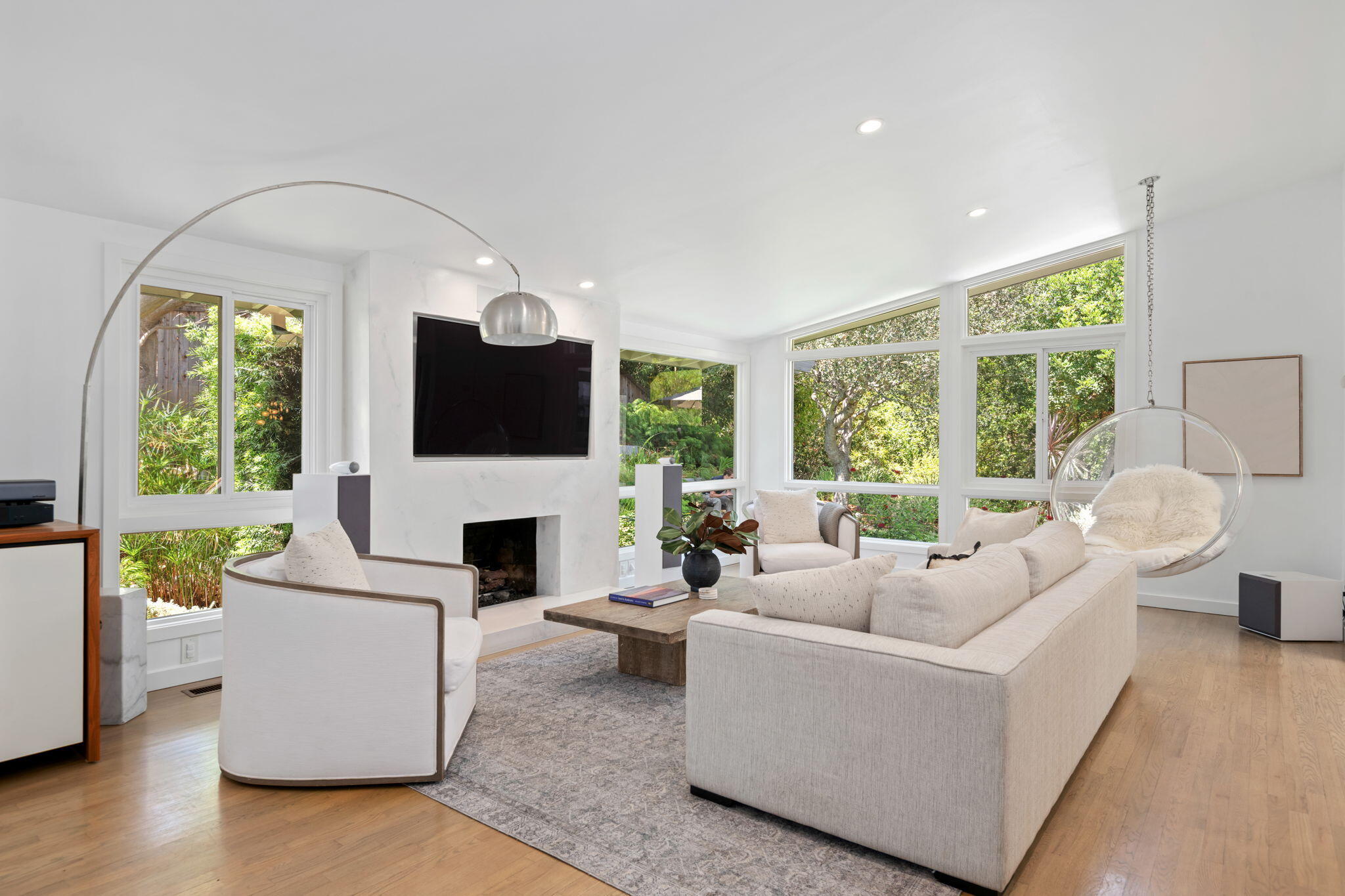 3233 Lucinda Lane — photo