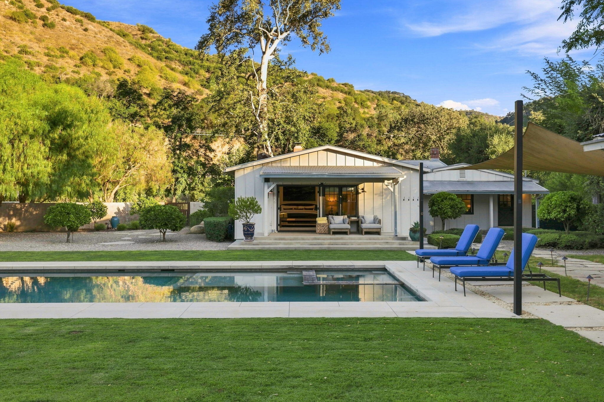 11013 Creek Road — photo