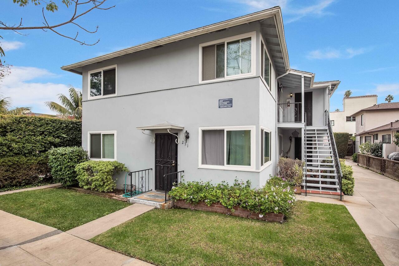 231 W Yanonali Street 4 — photo