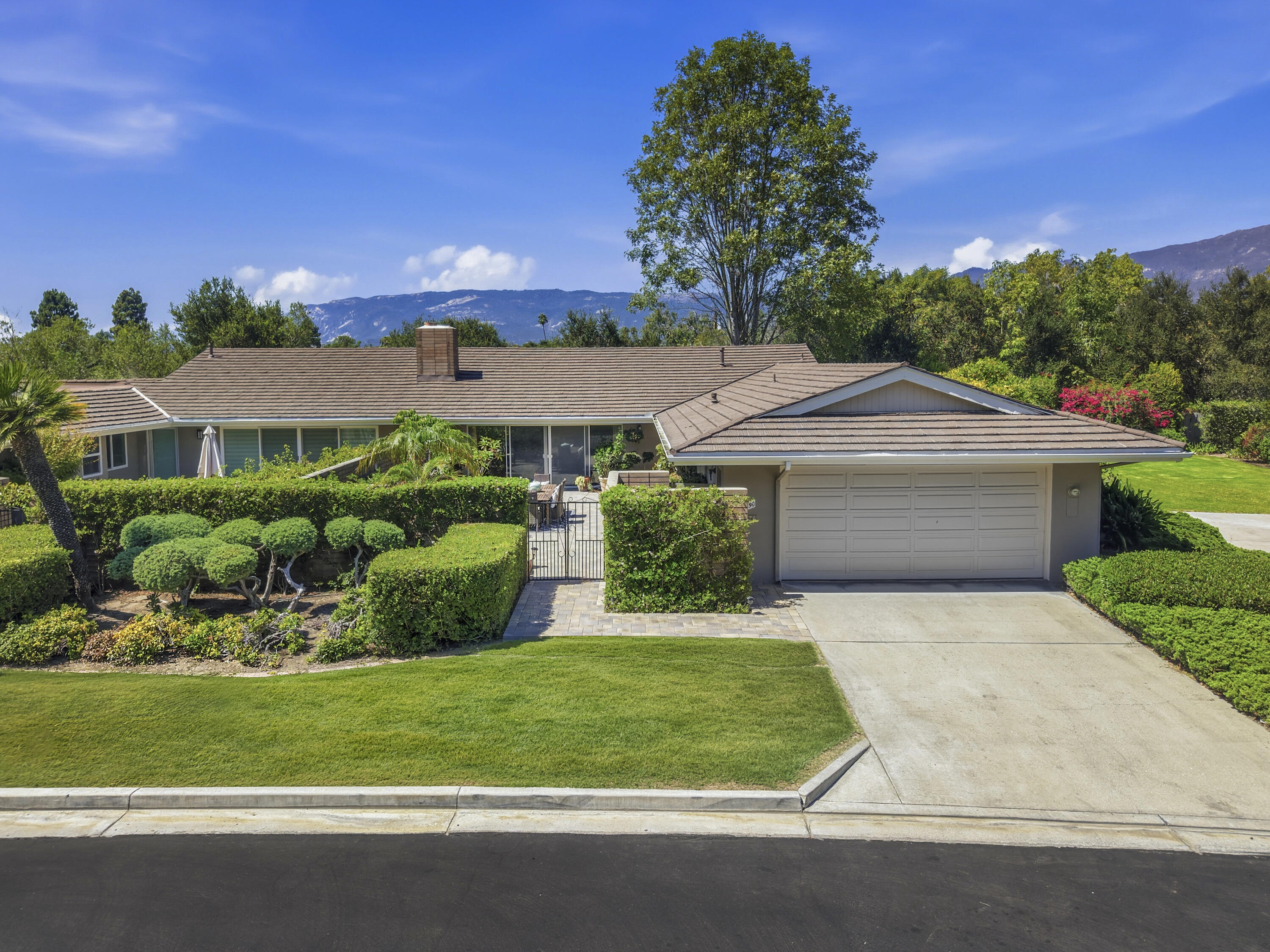 4550 Carriage Hill Drive — photo