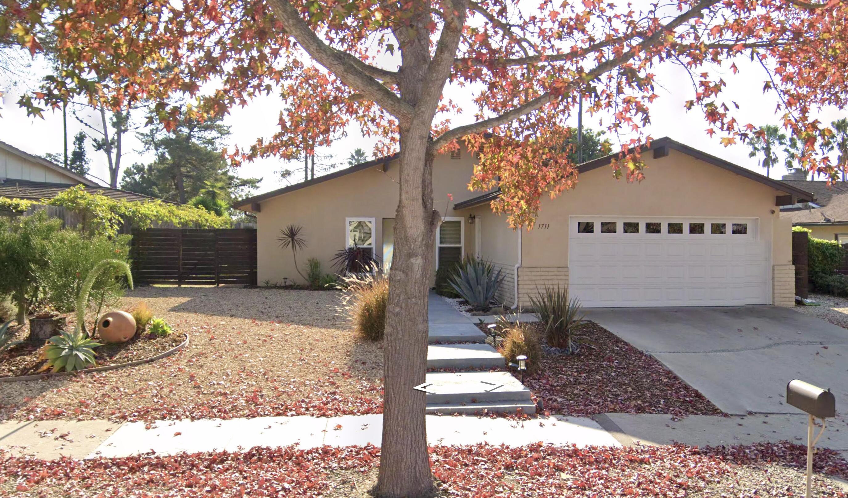 1711 La Coronilla Drive — photo