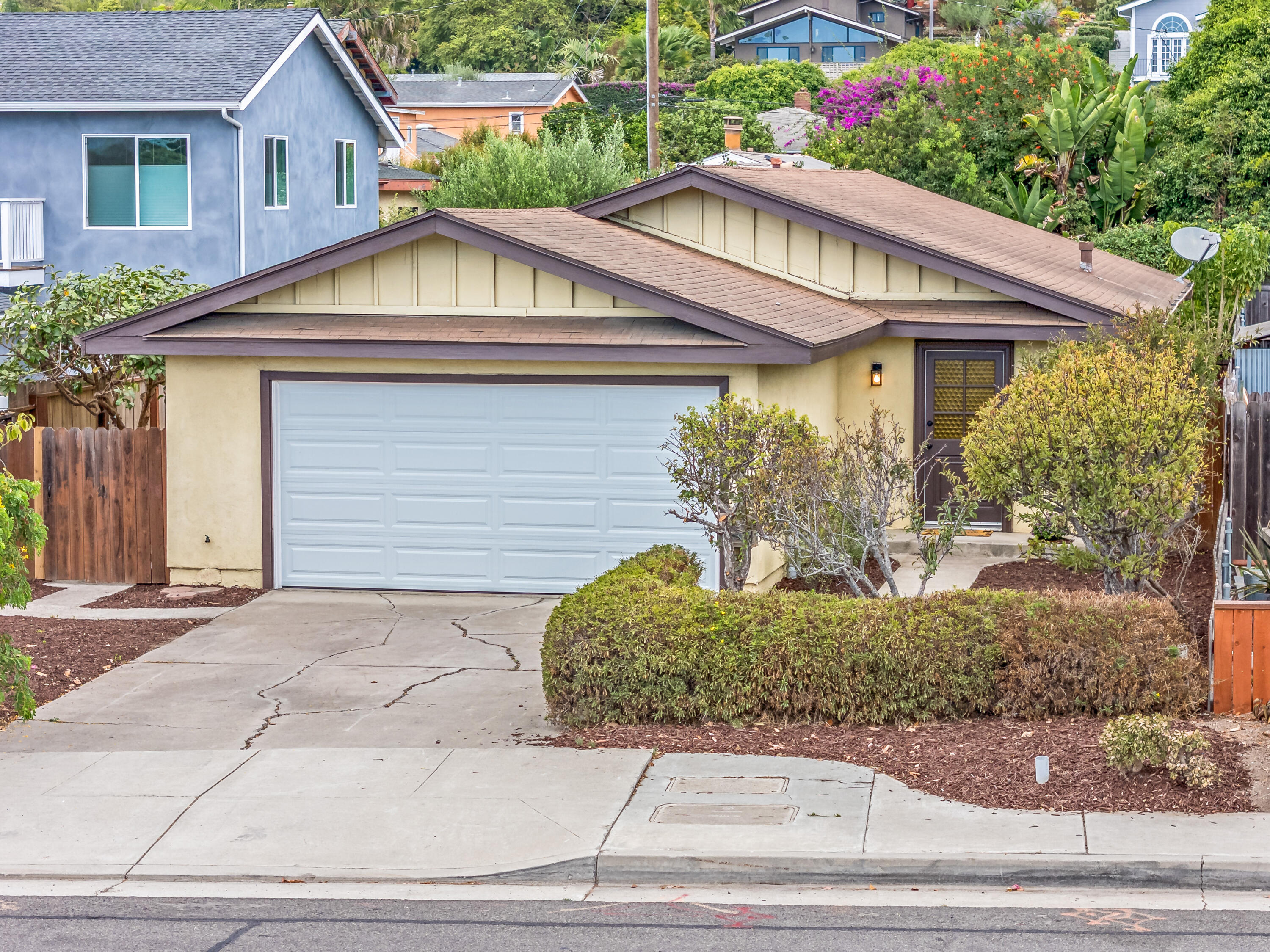 2314 Cliff Drive — photo