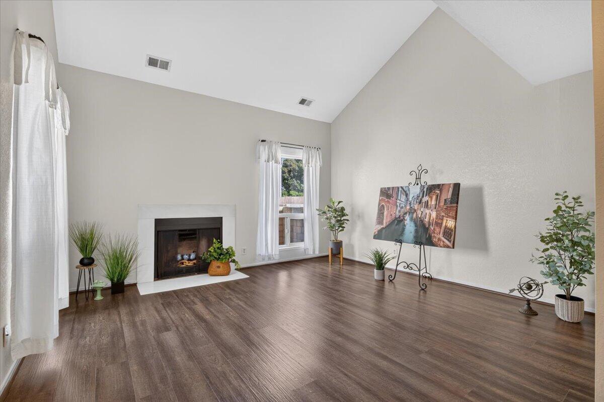 129 N J, Lompoc, CA 93436 — photo 3