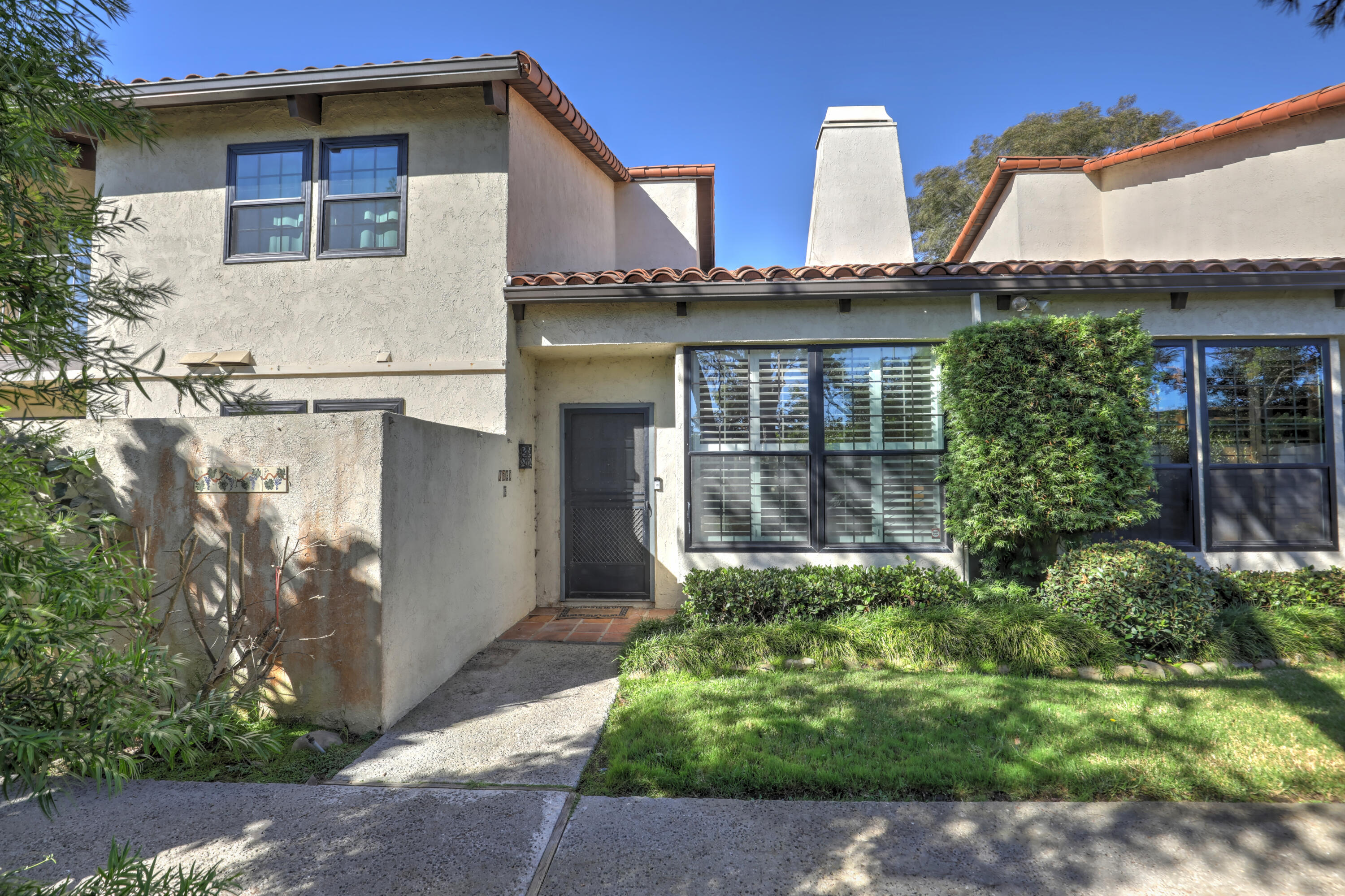 1930 N Jameson Lane Unit B — photo