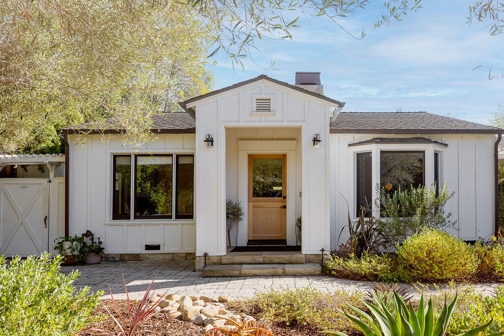 3141 Calle Fresno — photo