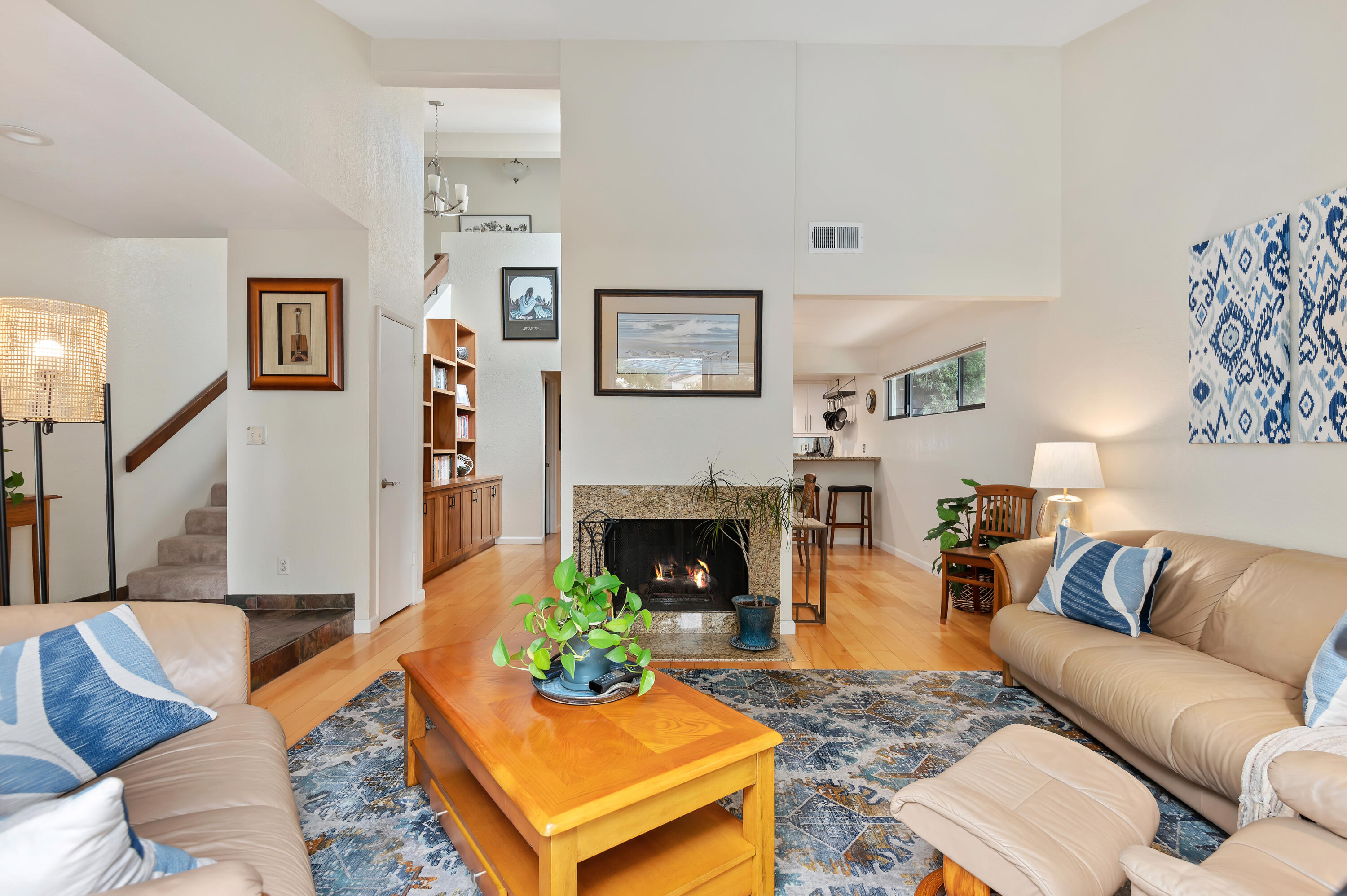 2051 Cliff Drive Unit 7 — photo