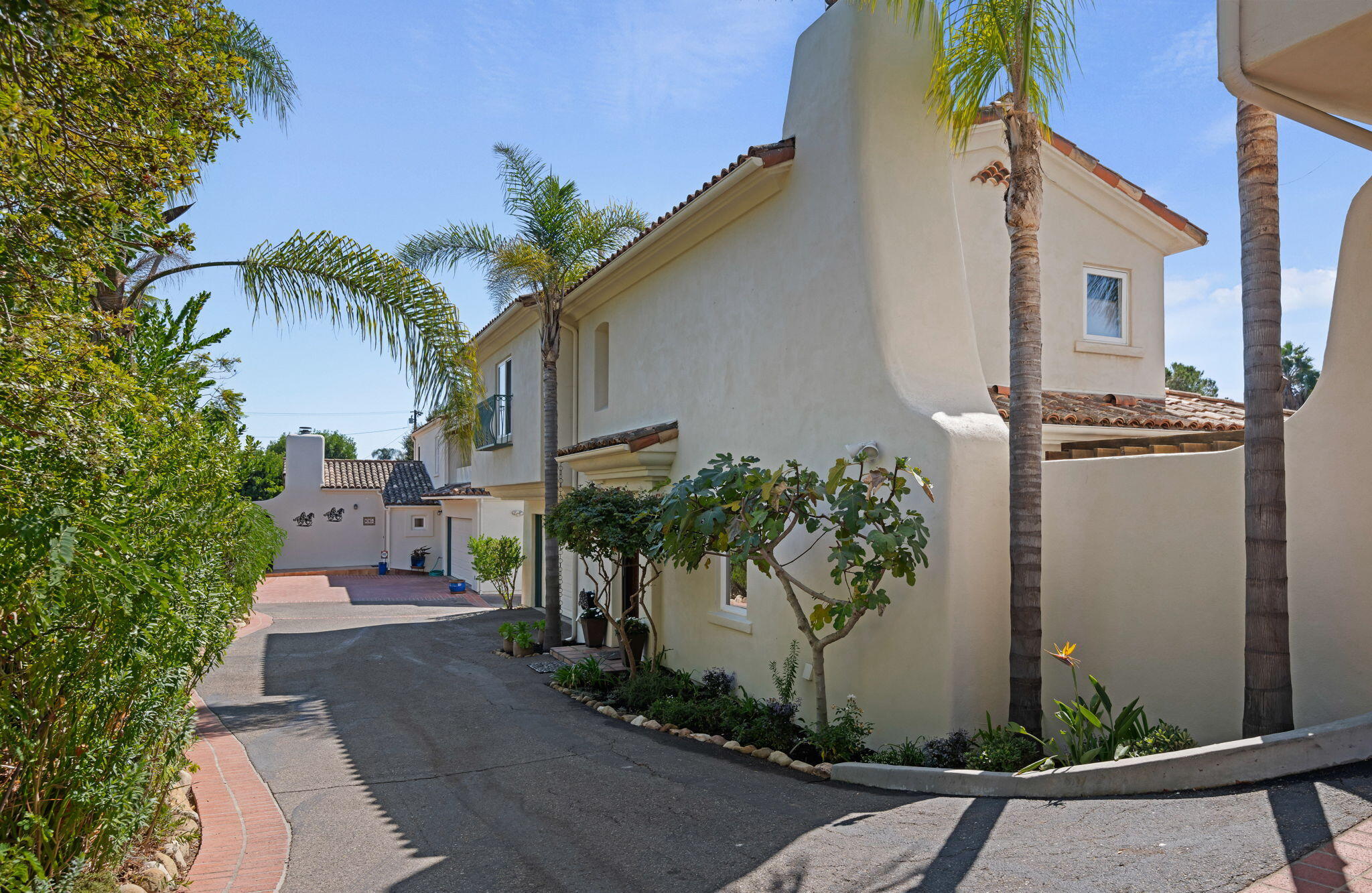 1010 E De La Guerra Street #a — photo