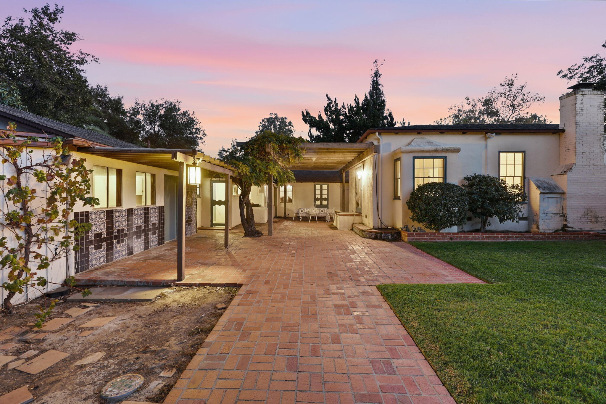 610 W Eucalyptus Street — photo