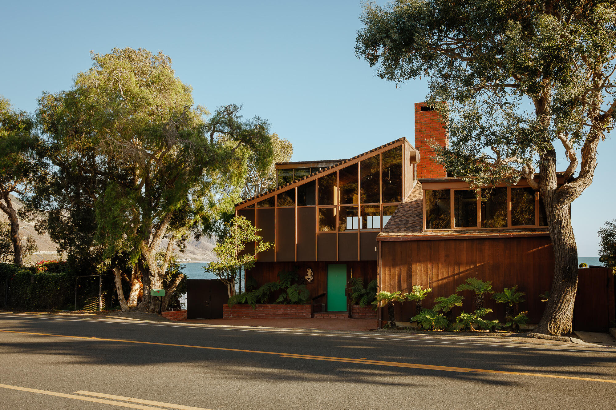 3674 W Pacific Coast Highway — photo
