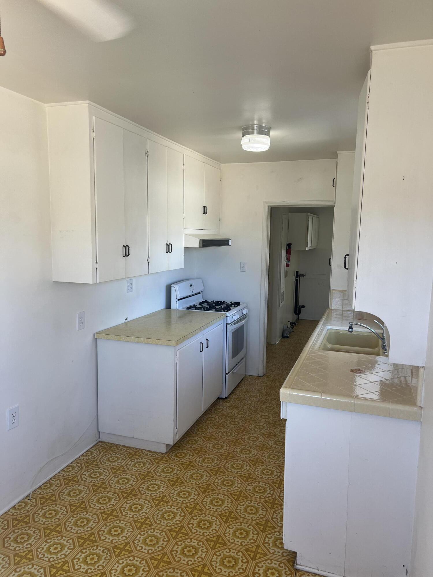 223 N E Street, Lompoc, CA 93436 — photo 2