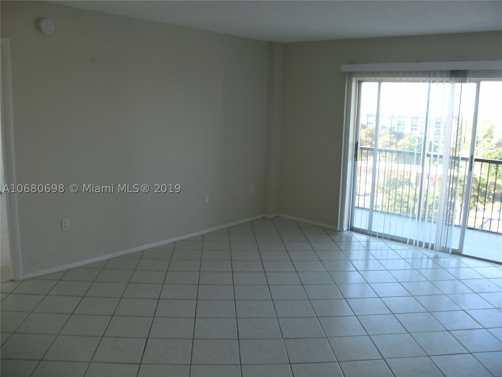 4174 Inverrary Dr 911 — photo