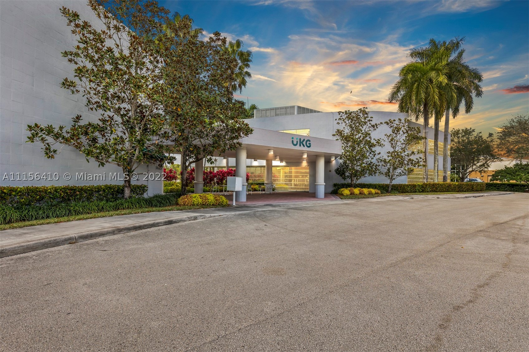 1455 N Park Dr — photo