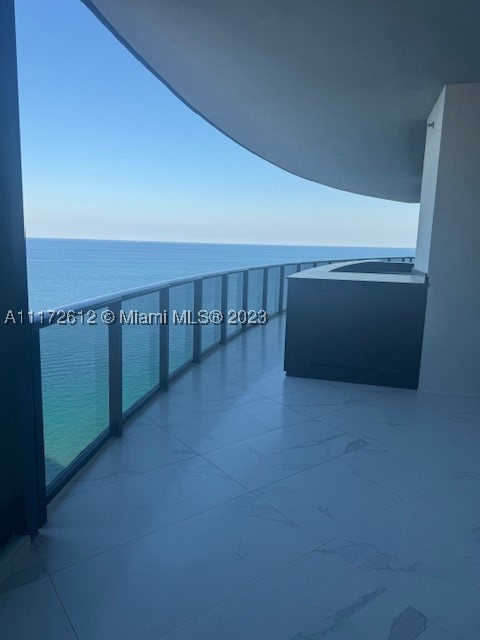 18555 Collins Ave 2905 — photo