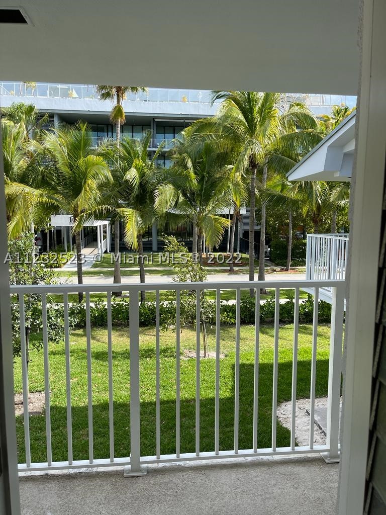 100 Sunrise Dr 25 — photo