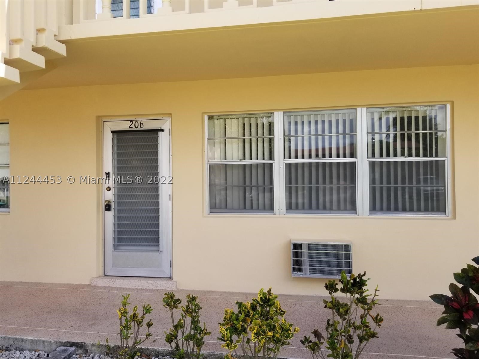 206 Sheffield I 206 — photo