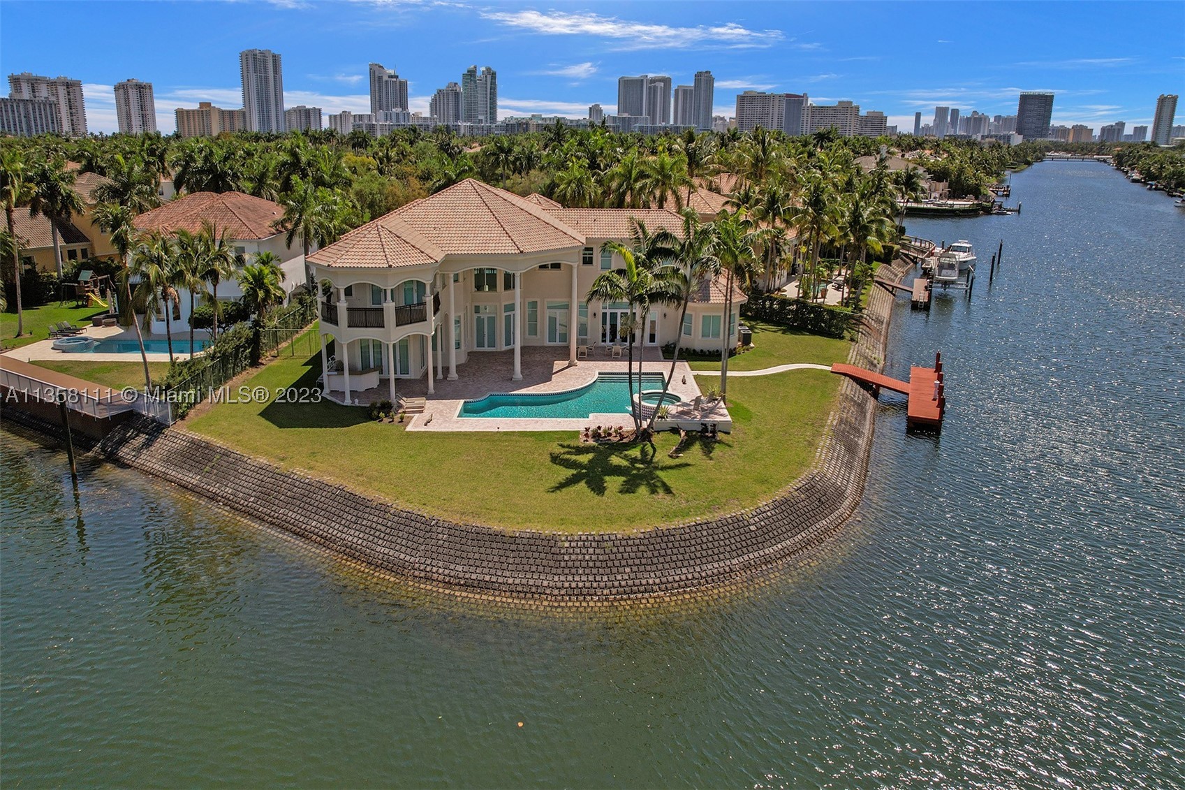 1130 Harbor Ct — photo