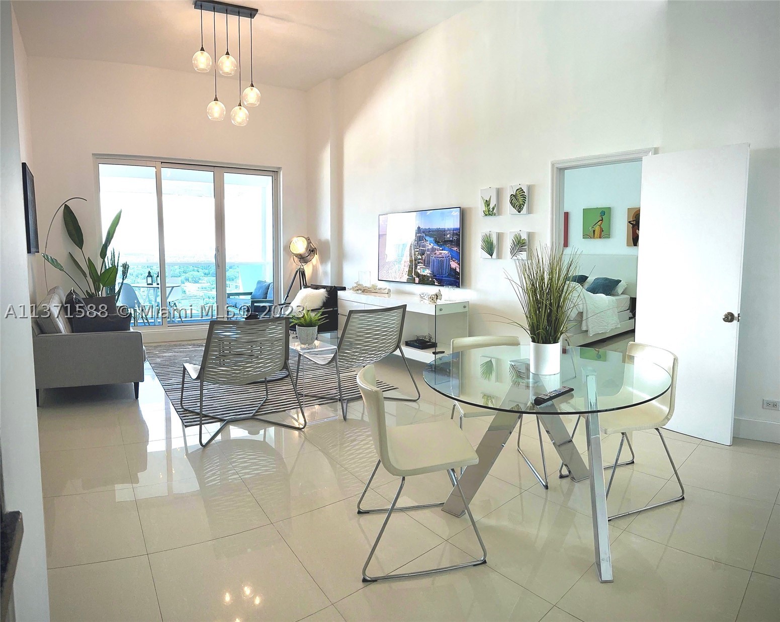 2301 Collins Ave 1626 — photo