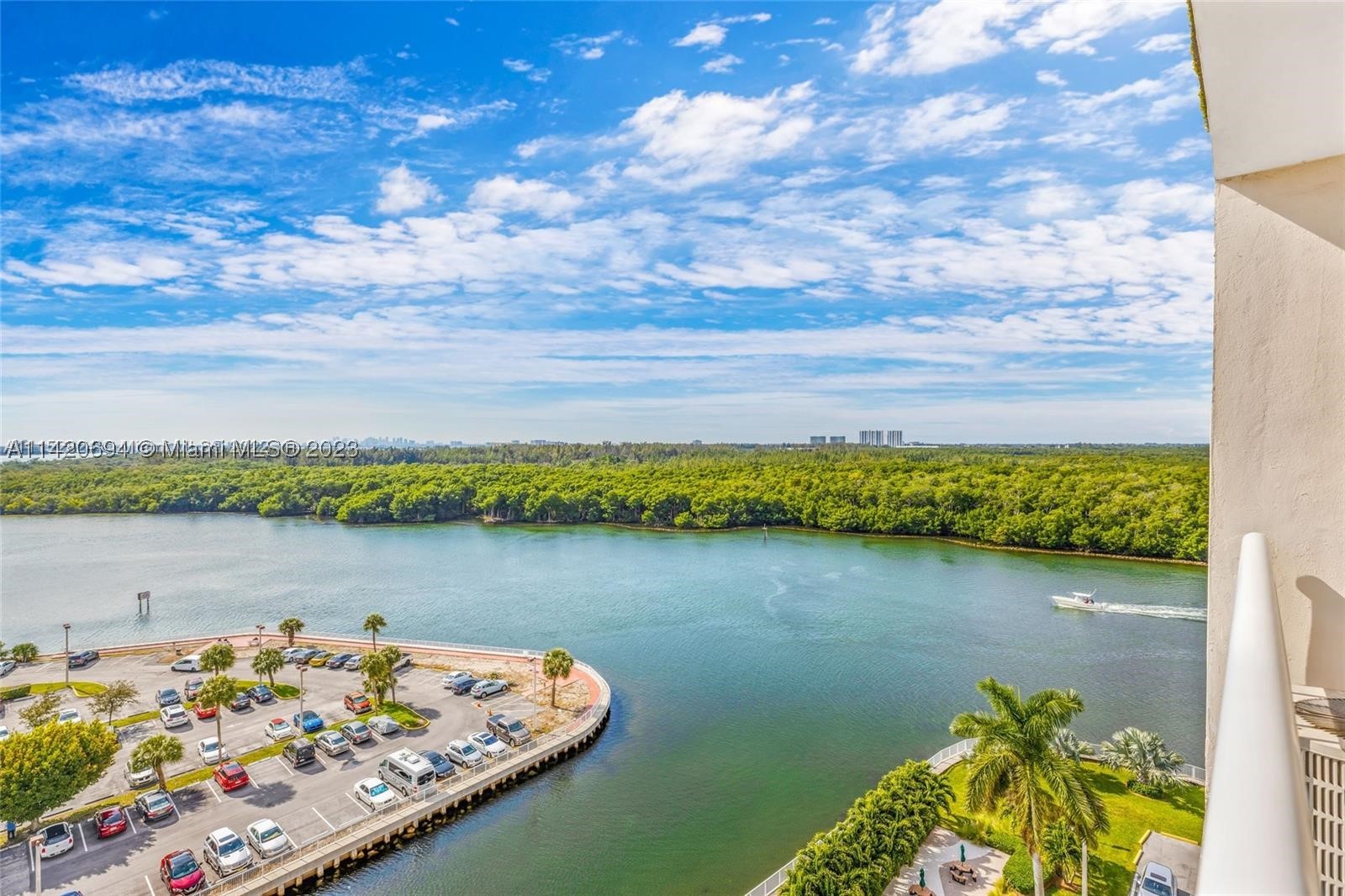 400 Kings Point Dr 1406 — photo