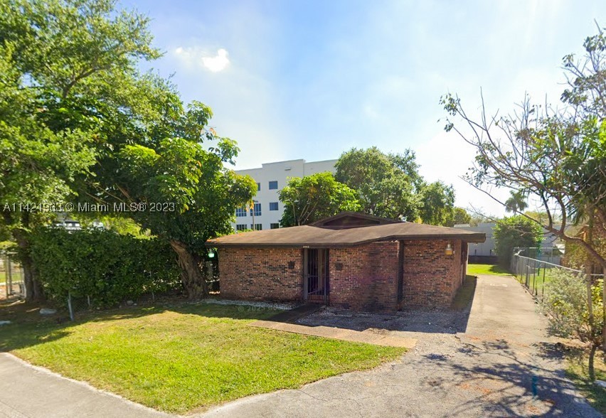 9443 Old Dixie Hwy — photo