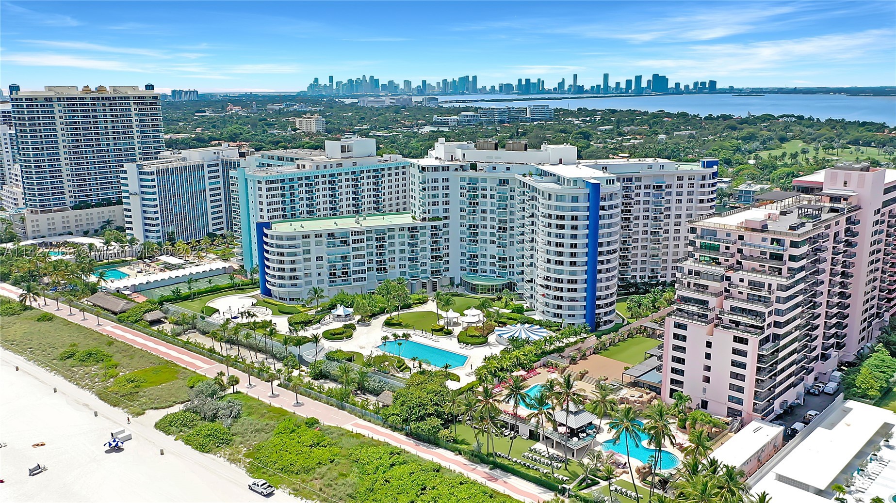 5151 Collins Ave 1523 — photo