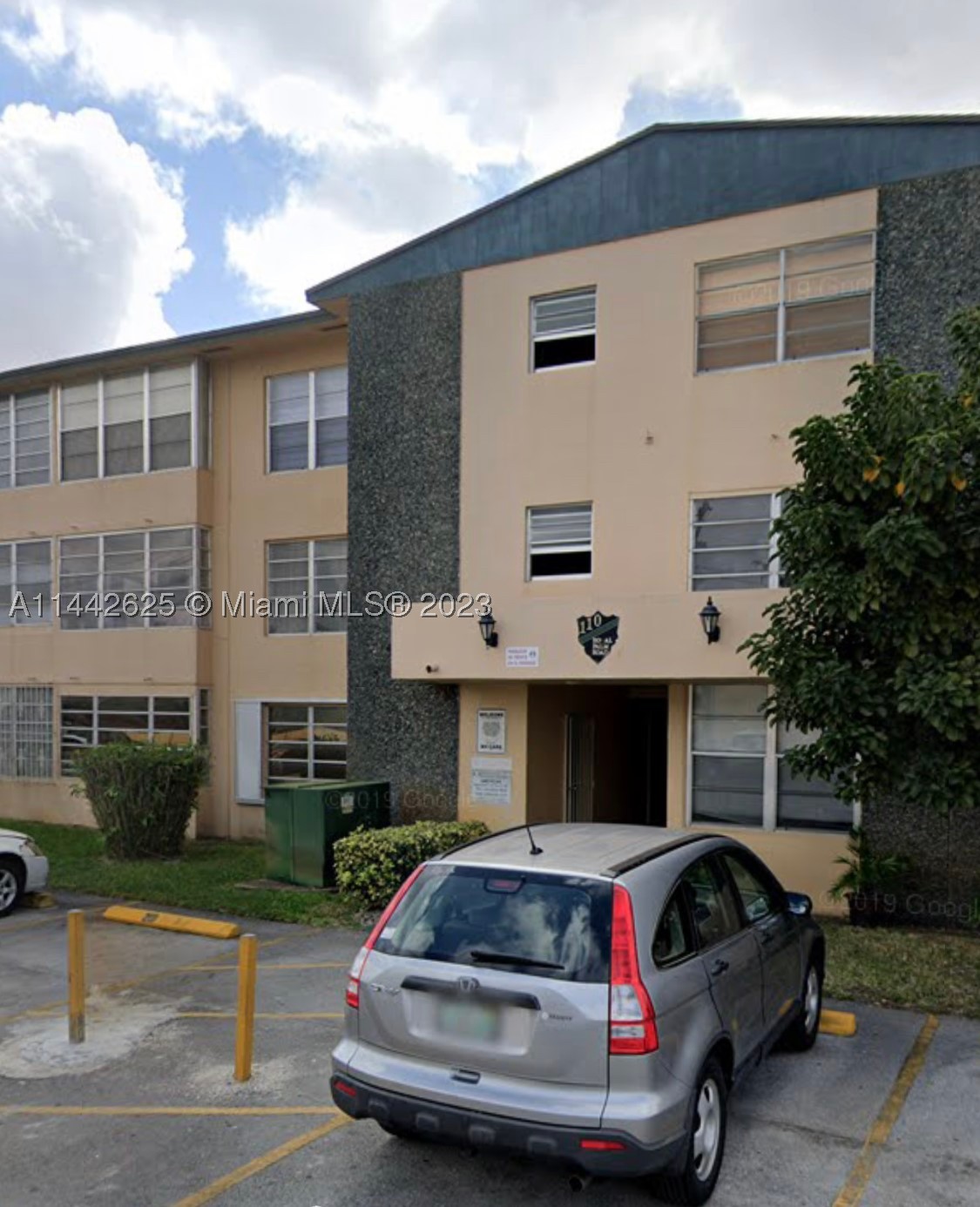 110 Royal Palm Rd 207 — photo