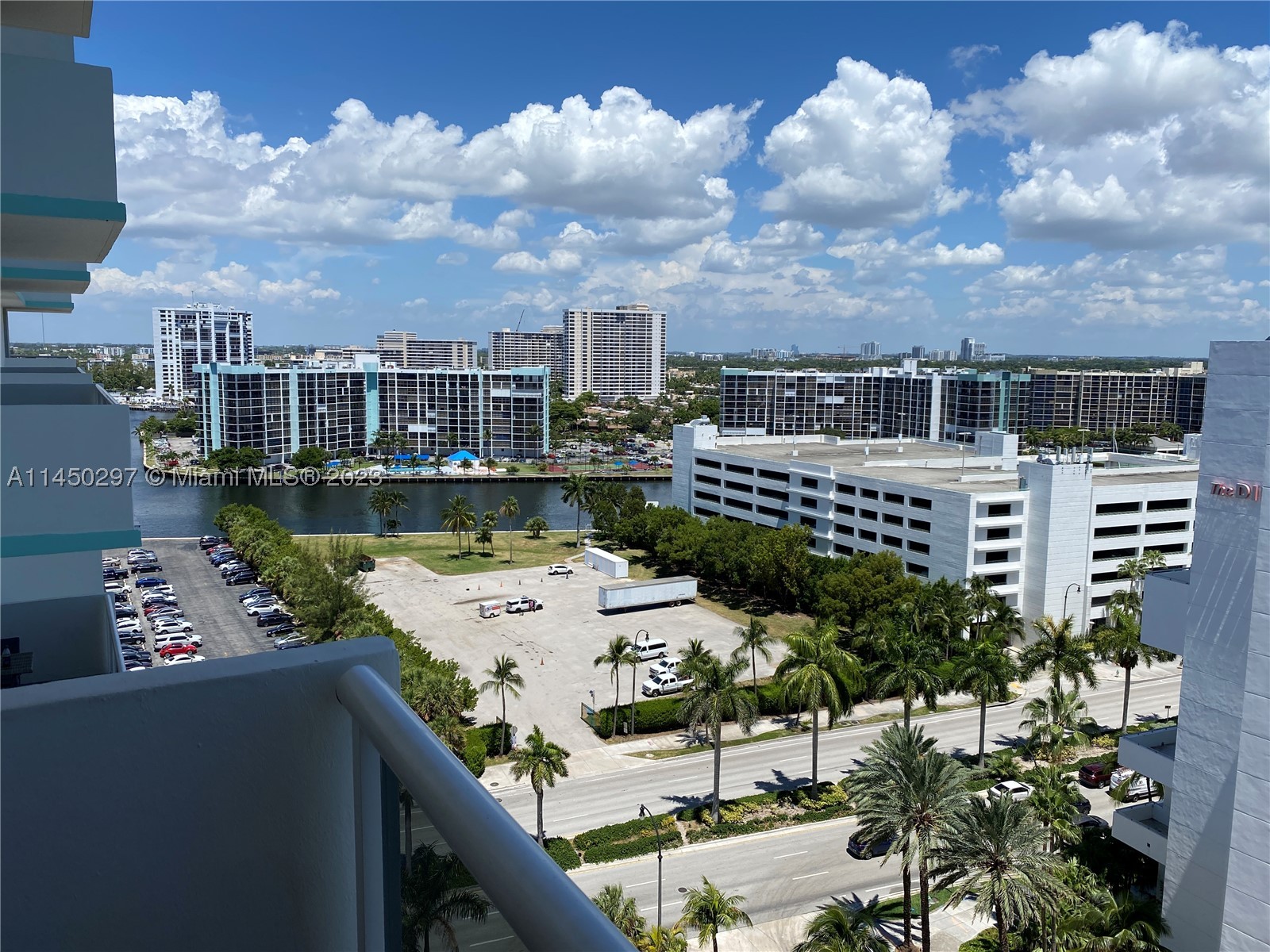 3725 S Ocean Dr 1521 — photo