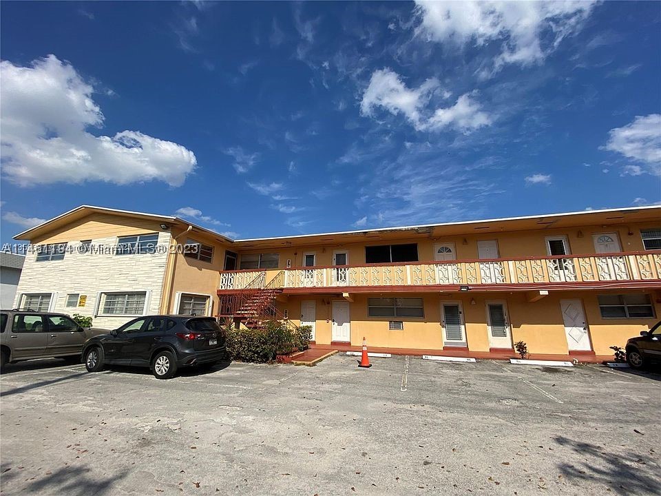 19080 NE 3rd Ct 317 — photo