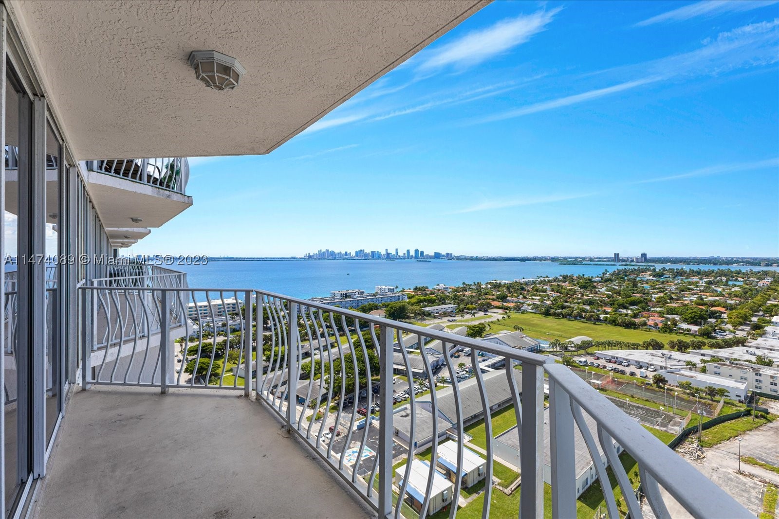 7601 E Treasure Dr 2311 — photo