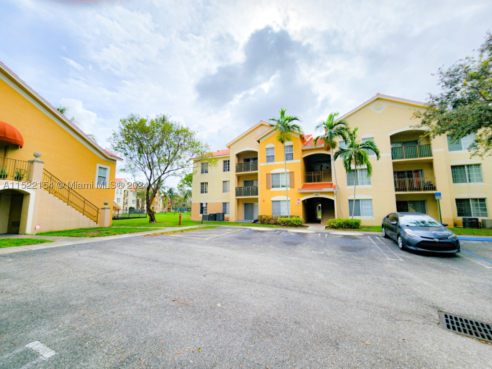 4151 San Marino Blvd 202 — photo